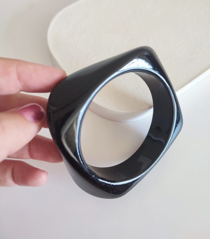 Siyah Renk Kemik Bileklik