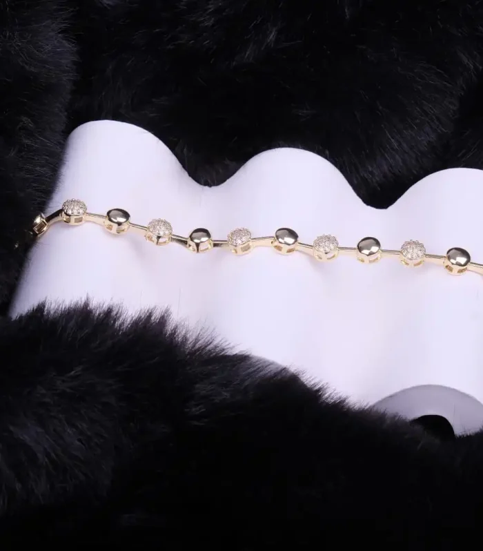 Gold Plaka Ve Zirkon Taş Sıralı Bileklik