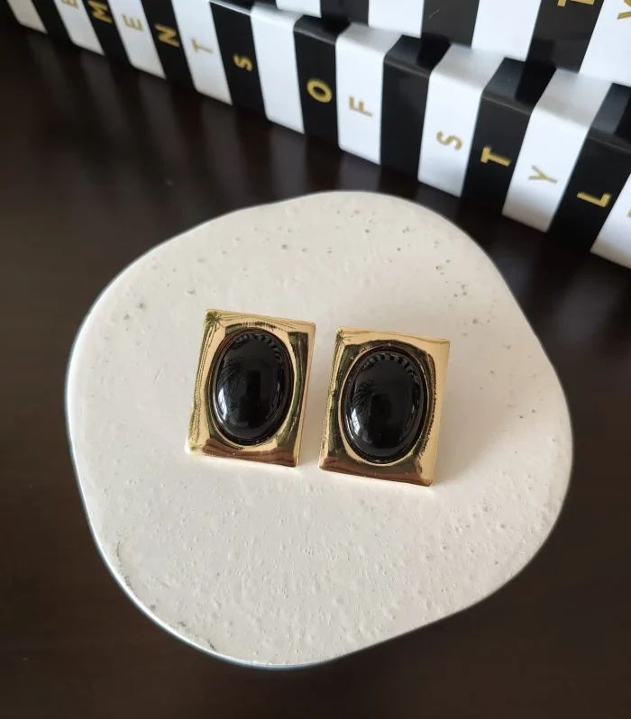 Siyah Dikdörtgen Küpe