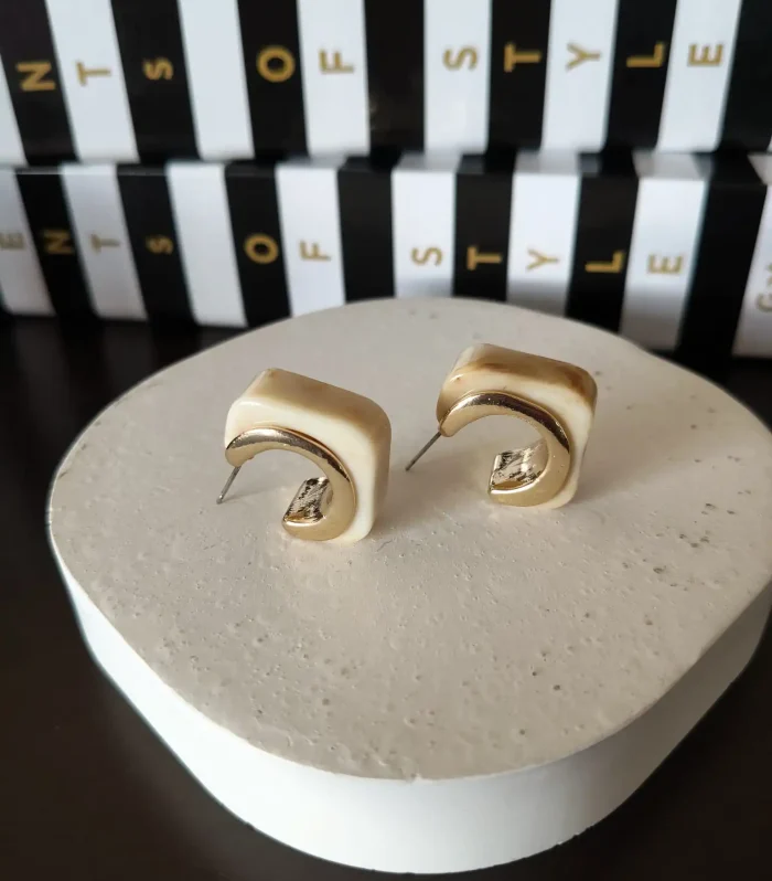 Krem Mermer Desen Kare küpe